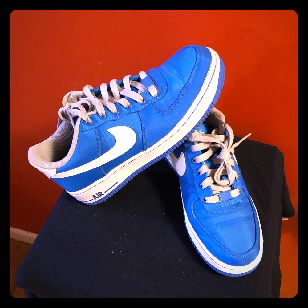 🚨Air Force 1 ( Grade school size)🚨